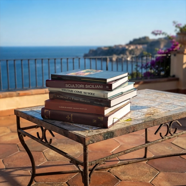 Libri sulla Sicilia e Libri e cataloghi sulla ceramica, il vetro, l'arte e l'artigianato moderno e contemporaneo